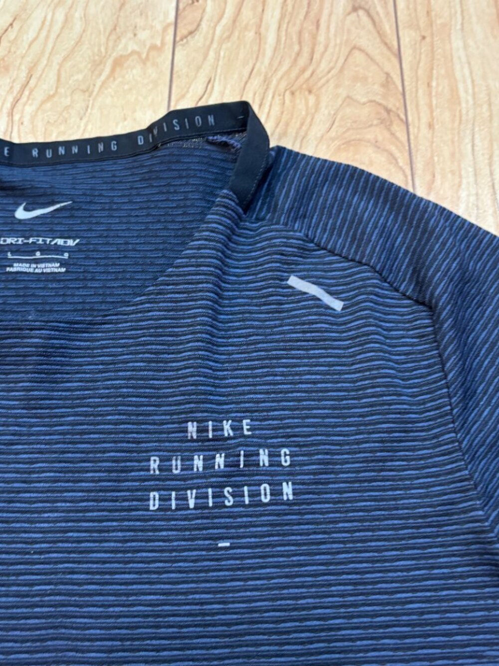 Nike Dri-FIT ADV Run Division Tech Knit T-Shirt Blue Men's Size L DD4795-014 - Picture 5 of 7